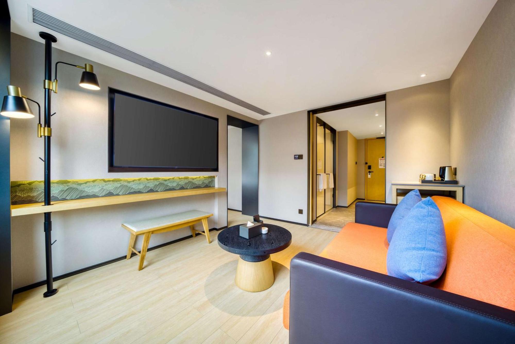 Hilton Garden Inn Chengdu Kuanzhai Alley Exterior photo