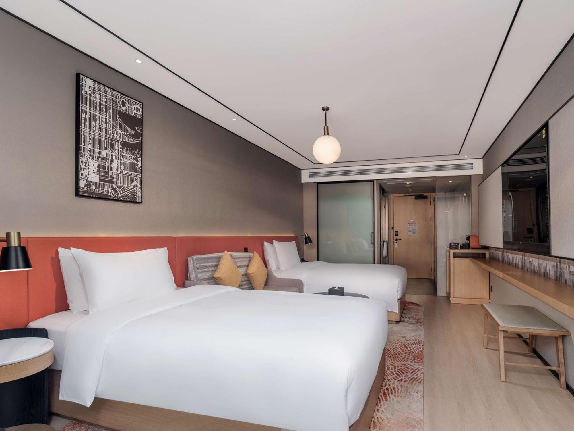 Hilton Garden Inn Chengdu Kuanzhai Alley Exterior photo