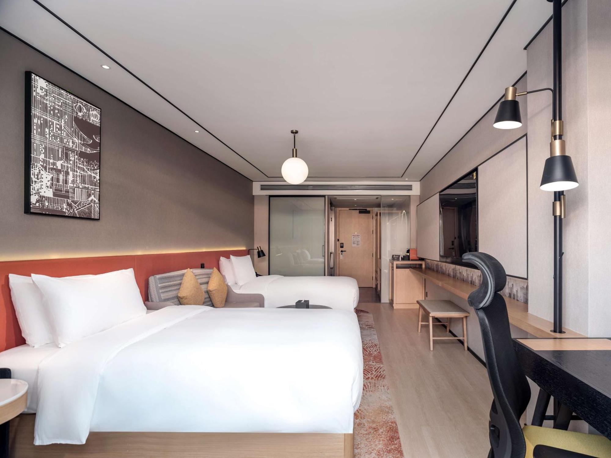 Hilton Garden Inn Chengdu Kuanzhai Alley Exterior photo