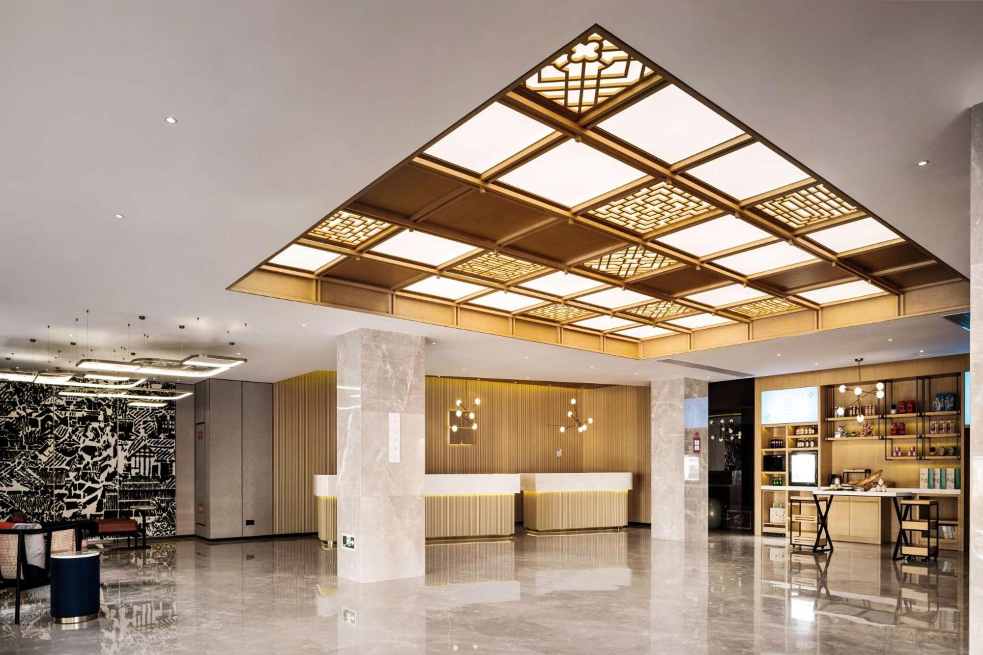 Hilton Garden Inn Chengdu Kuanzhai Alley Exterior photo