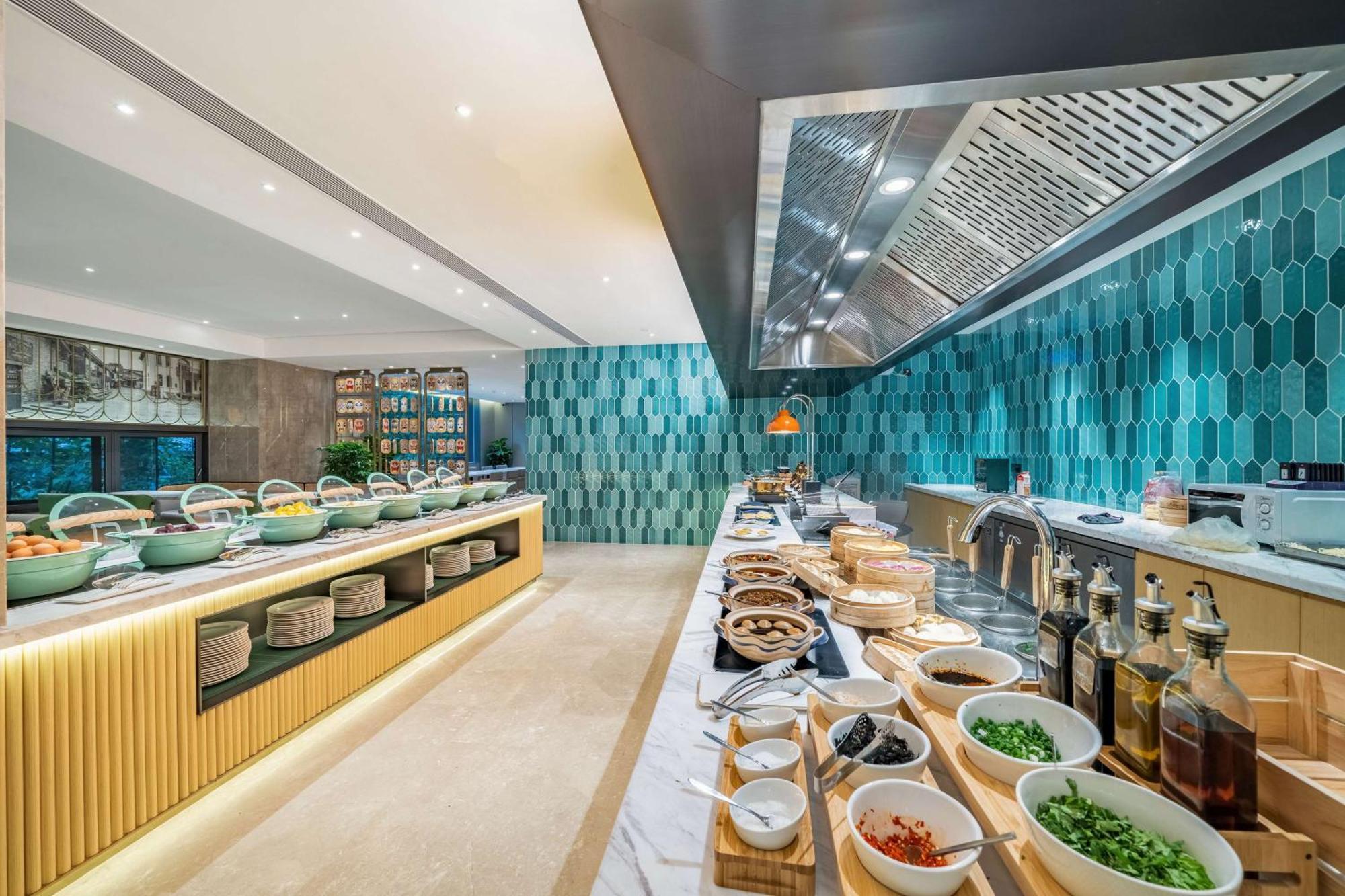Hilton Garden Inn Chengdu Kuanzhai Alley Exterior photo