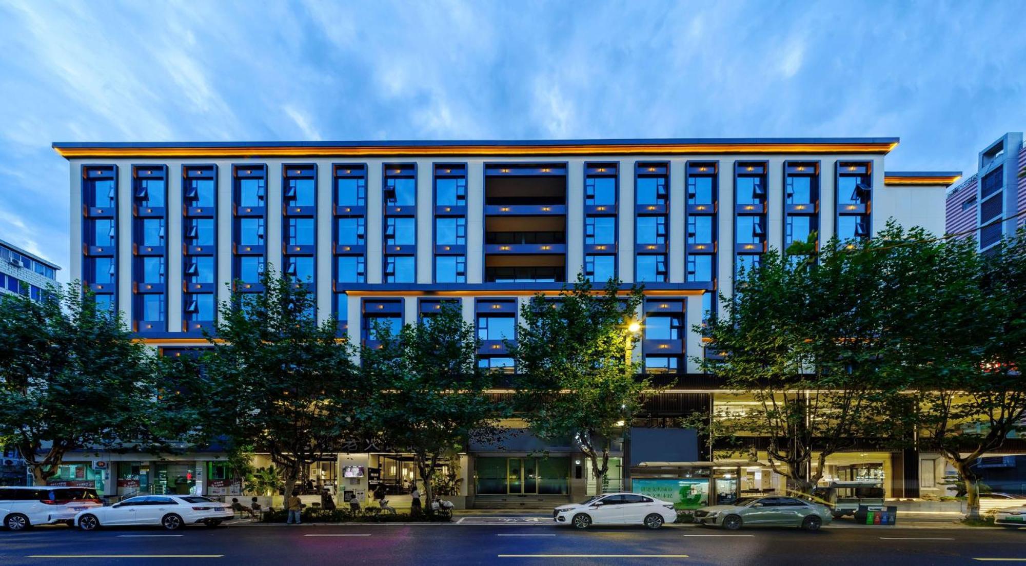 Hilton Garden Inn Chengdu Kuanzhai Alley Exterior photo